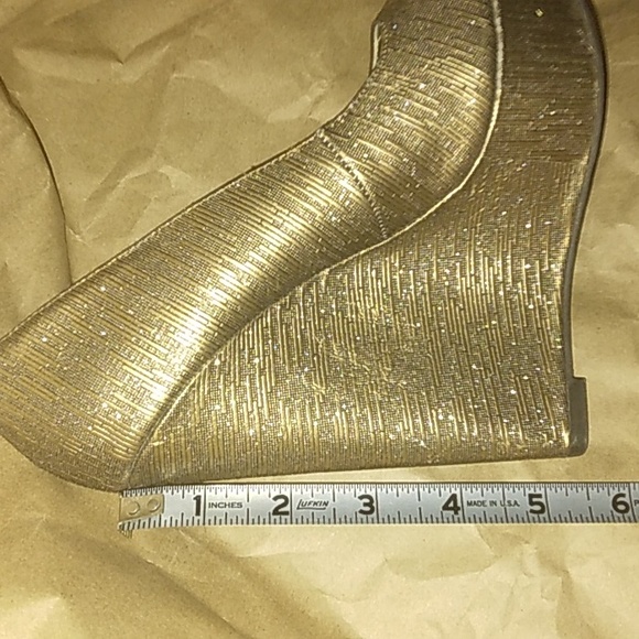 L@@K! Super Sexy Brand New STEVE MADDEN Metallic Sparkle Gold Peep Toe ELSI heel - Picture 13 of 16